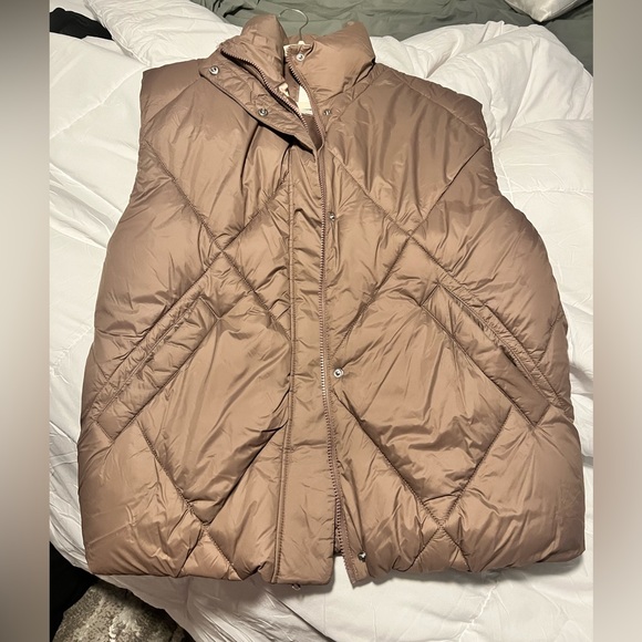 Abercrombie & Fitch Jackets & Blazers - Brown Abercrombie vest -gently worn